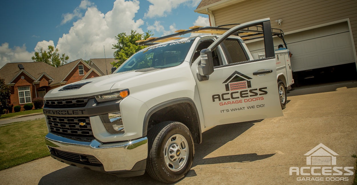 Casas Adobes service truck for garage doors