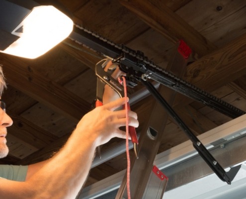 3 Reasons to Schedule Regular Garage Door Service