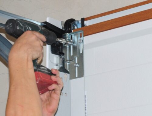 3 Signs That It’s Time for Garage Door Replacement