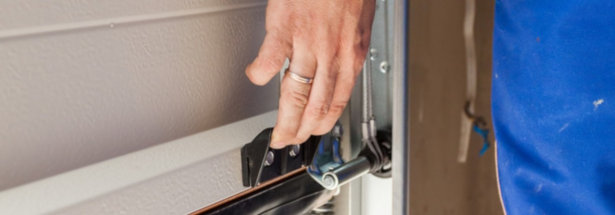 Reasons to Hire Garage Door Specialists